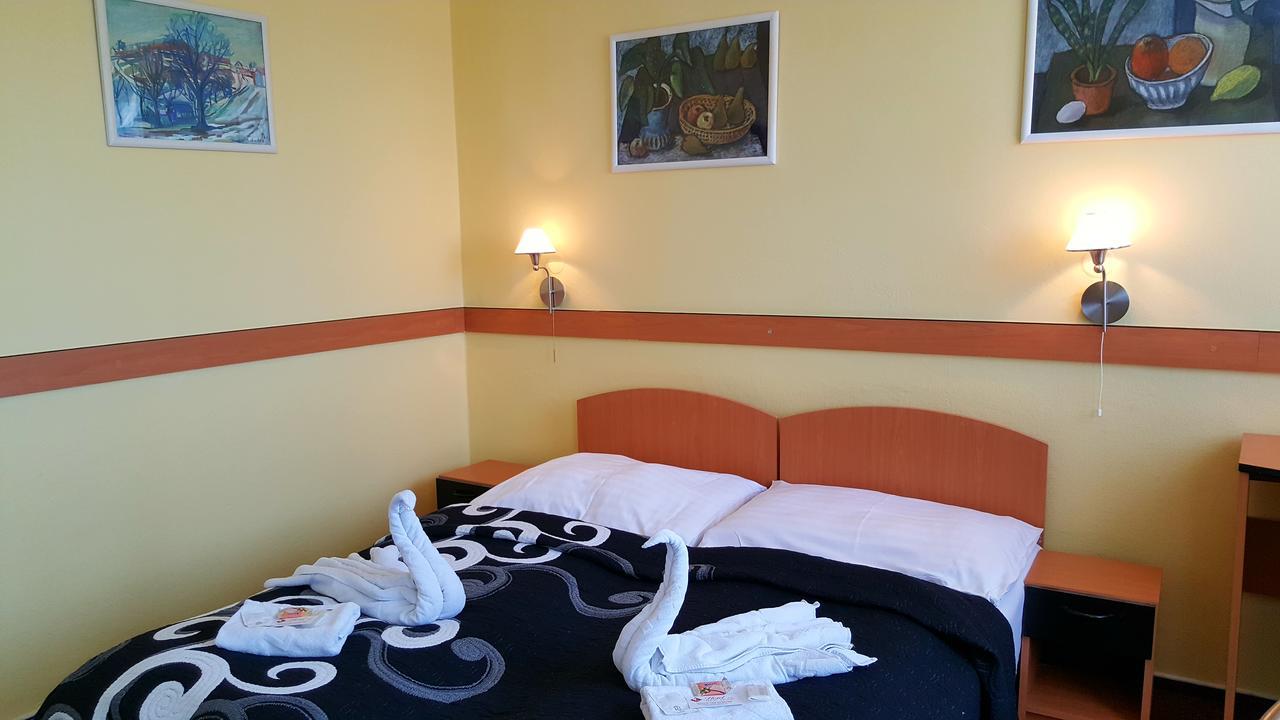 Uherské Hradiště Hotel Morava المظهر الخارجي الصورة