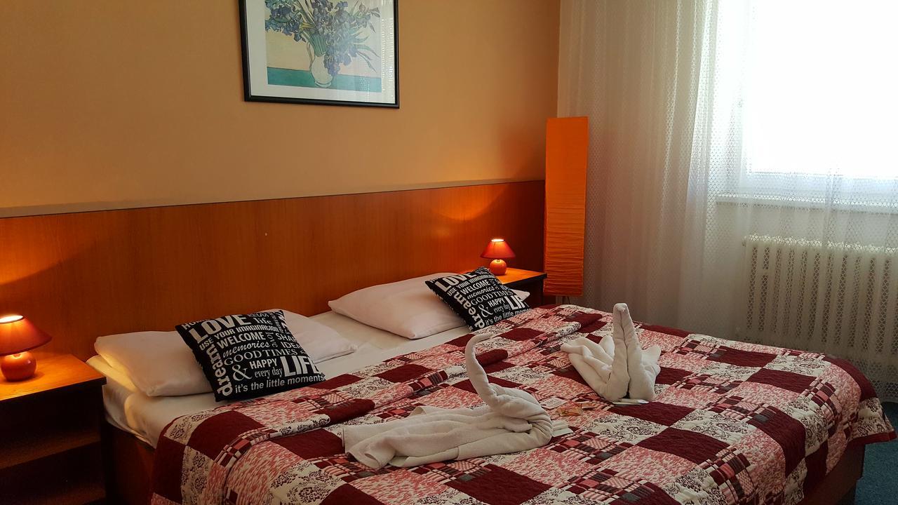 Uherské Hradiště Hotel Morava المظهر الخارجي الصورة